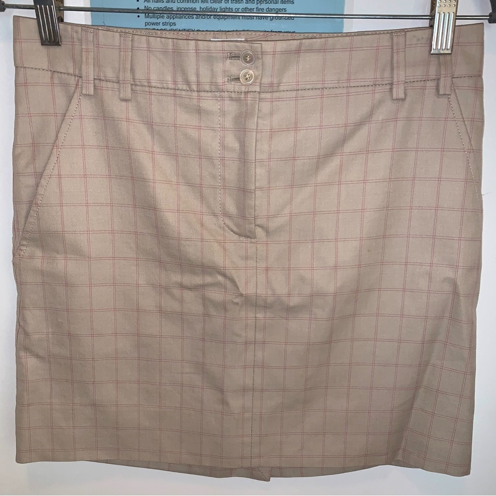 TSE size 2 tan/pink light plaid skirt with front pockets.